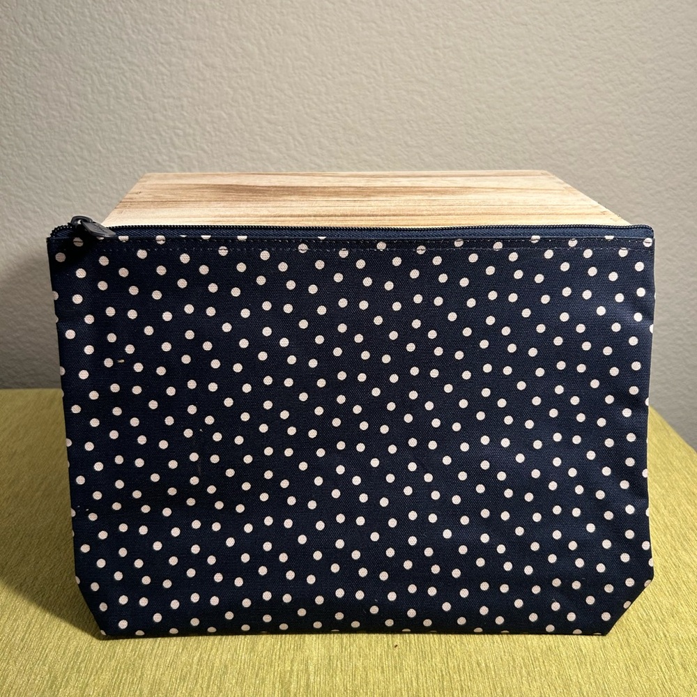 Thirty-One Polka Dot Navy Zipper Canvas Pouch, Retired